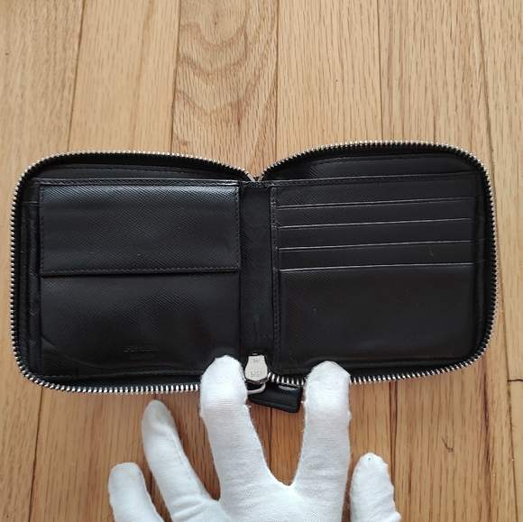 Prada leather zippy compact wallet EUC - Picture 9 of 14